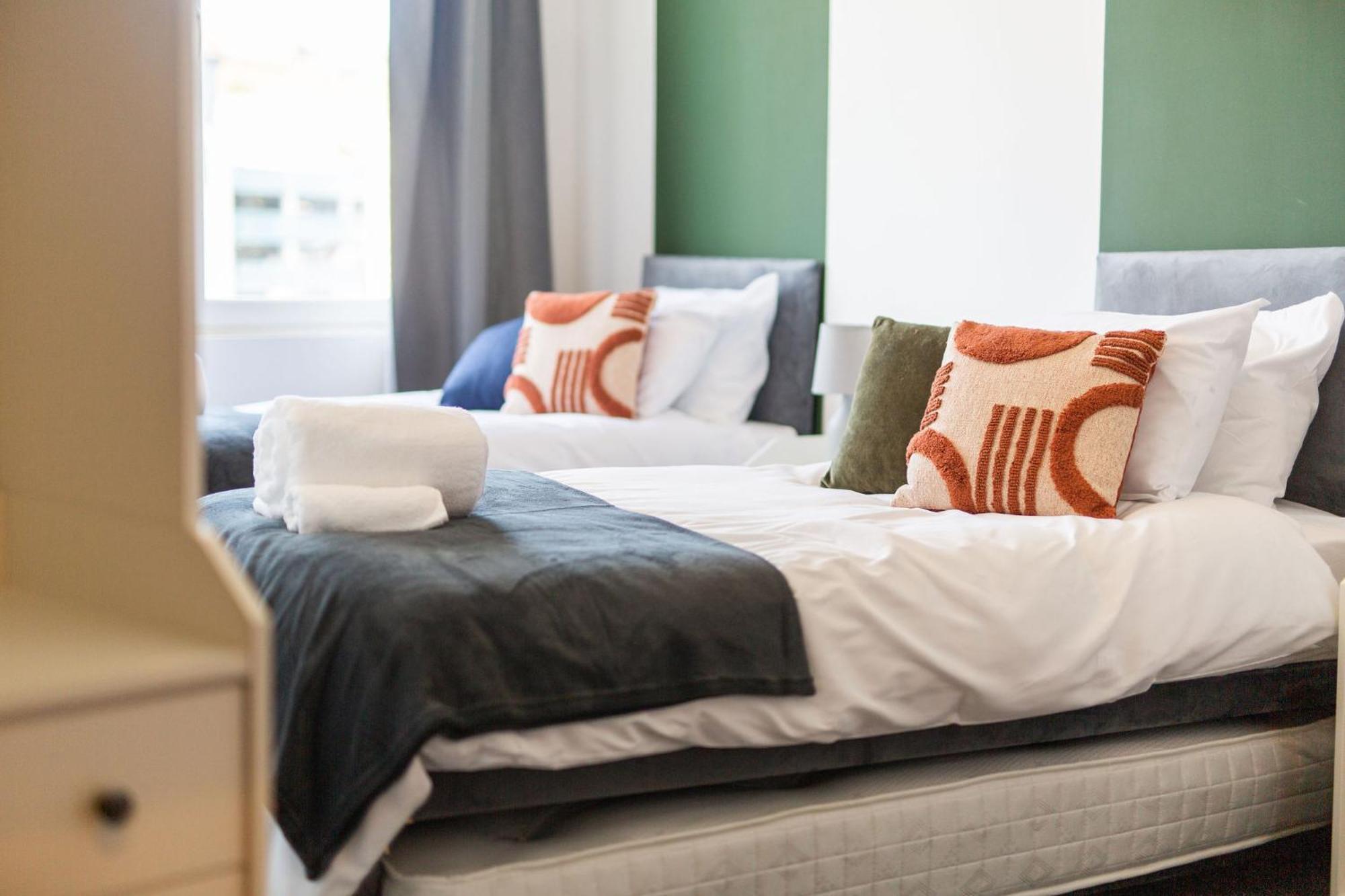 The Kingsway- 2 Bedroom Central Swansea Apartments By Stayright Ngoại thất bức ảnh