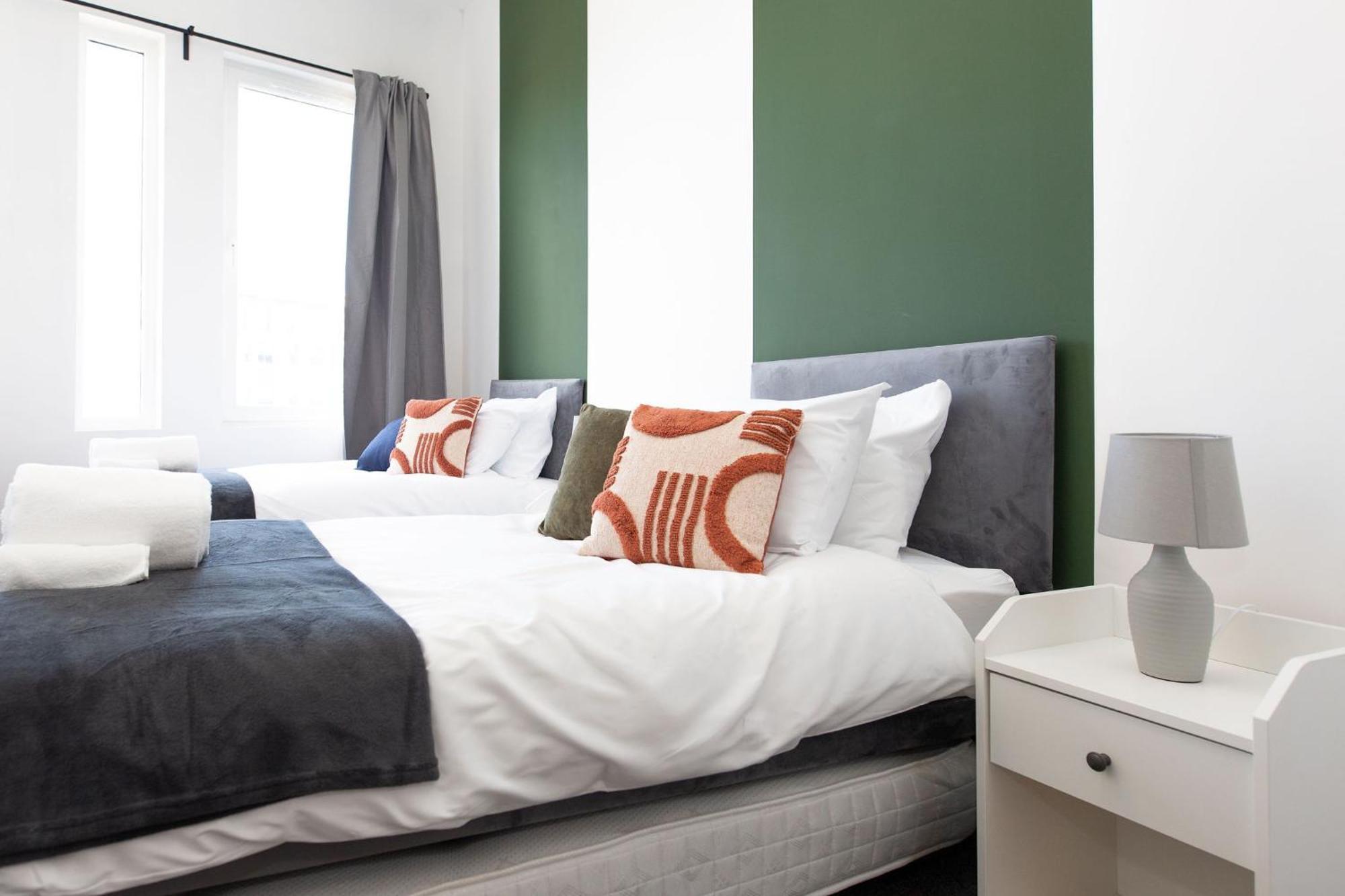 The Kingsway- 2 Bedroom Central Swansea Apartments By Stayright Ngoại thất bức ảnh